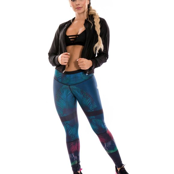 Butt Lifting Leggings - Picture 3 of 3